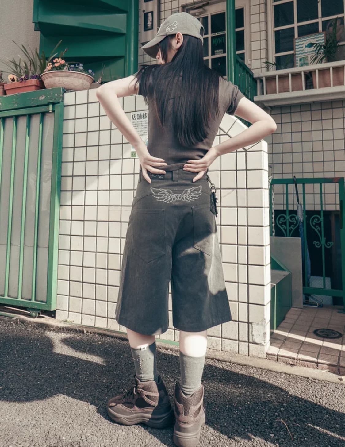 [M] 허그유어스킨 엔젤 윙 버뮤다 팬츠 상품이미지1