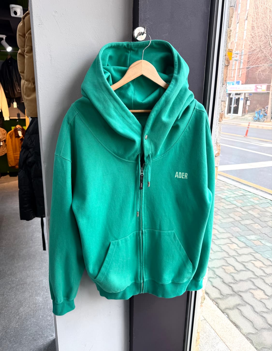 A2/ 아더에러 넥버튼 로고 후드집업 상품이미지2