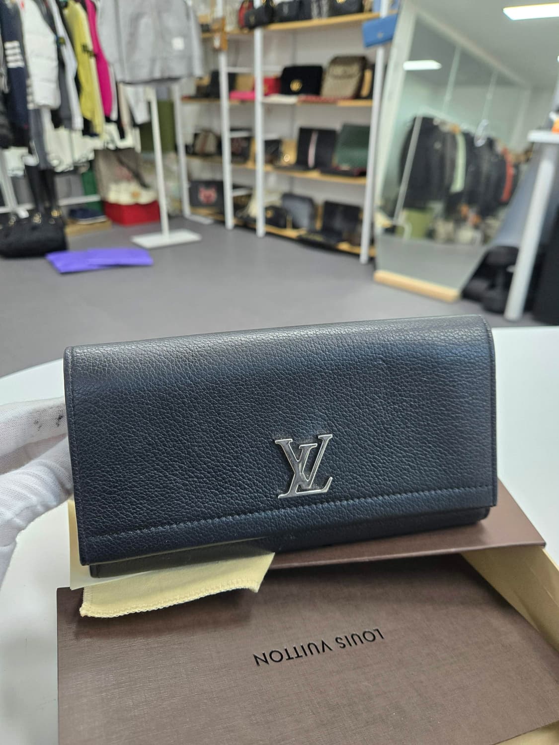 [50%할인] 루이비통 락미 장지갑 상품이미지1