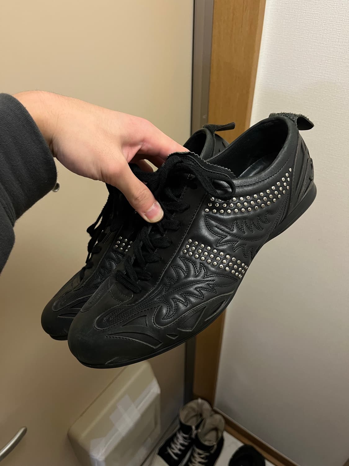 Hugo Boss 아카이브 스터드 웨스턴 스니커 상품이미지1