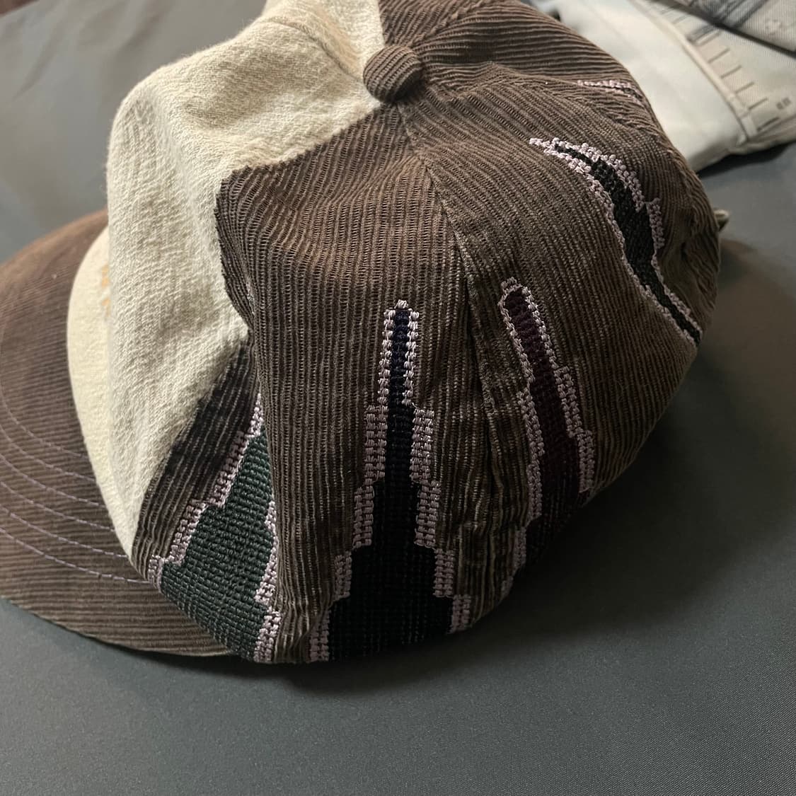 MQP 나바조 빅바이저 볼캡 뷔 착용 상품이미지3