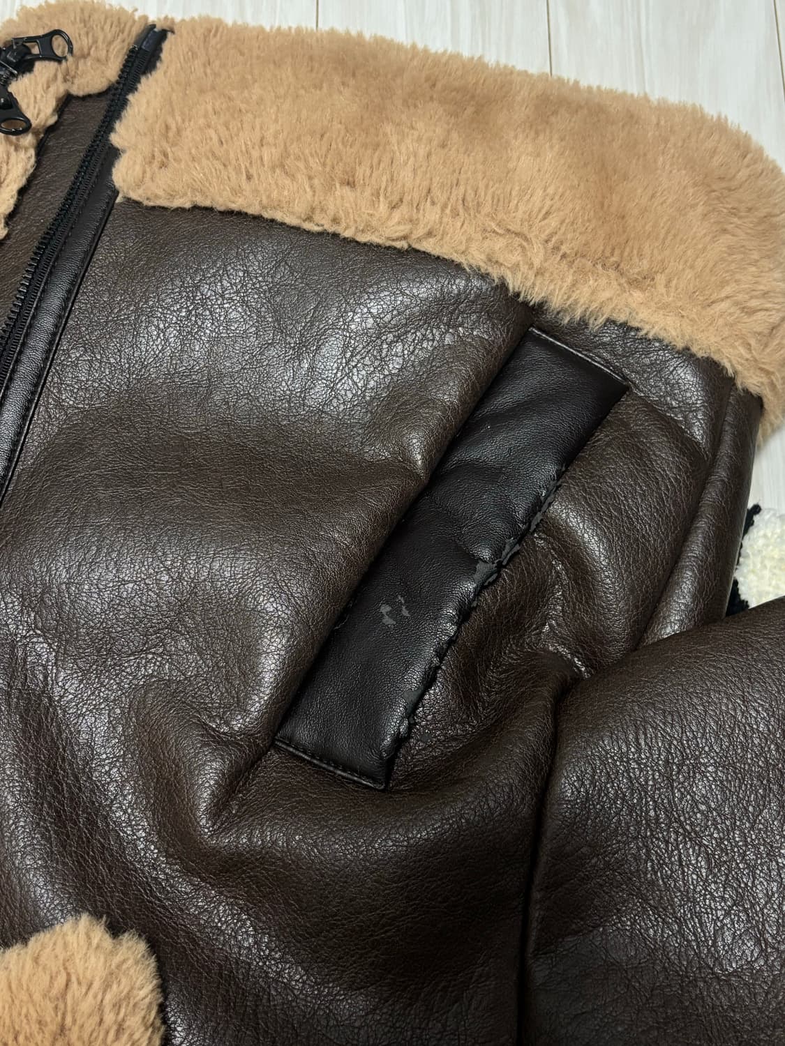 보헤미안서울 무스탕 브라운 21FW 상품이미지4