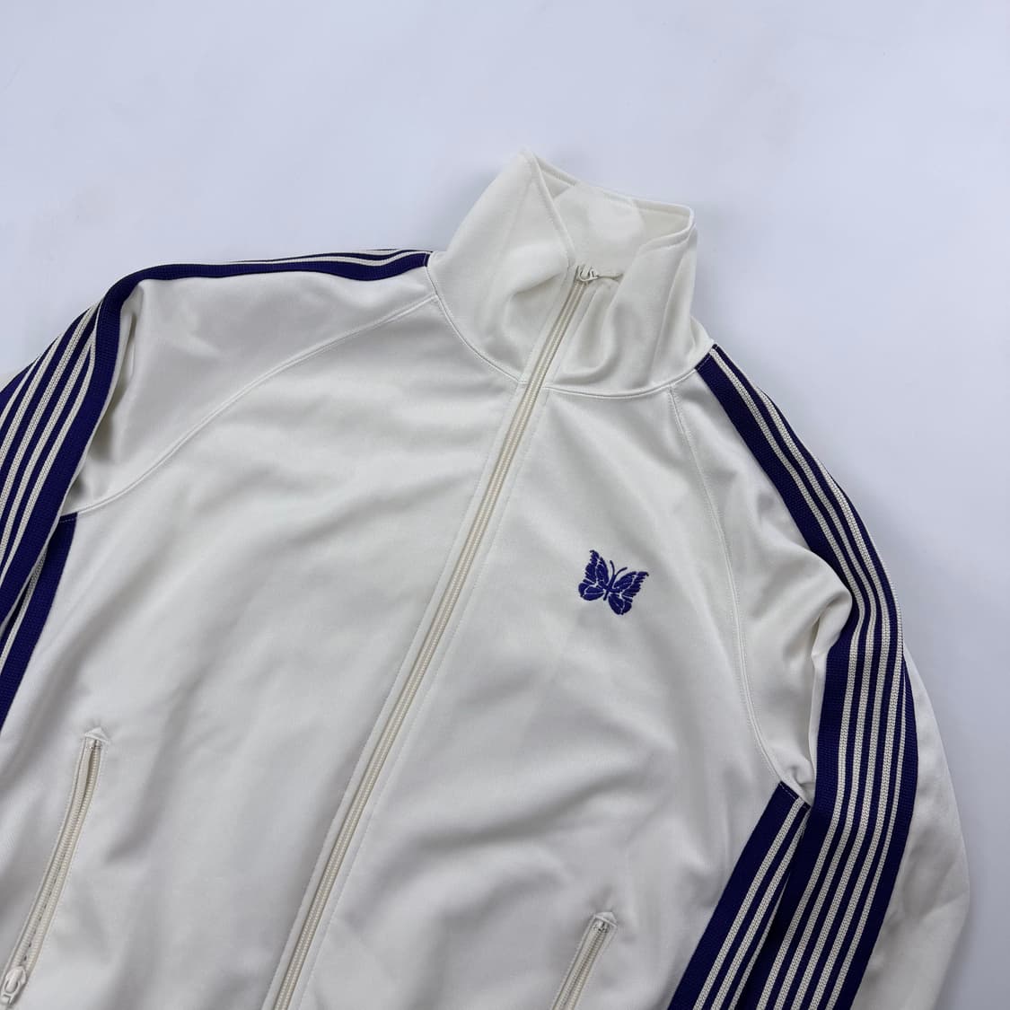 니들스 트랙 자켓 아이스화이트 퍼플라인 상품이미지2