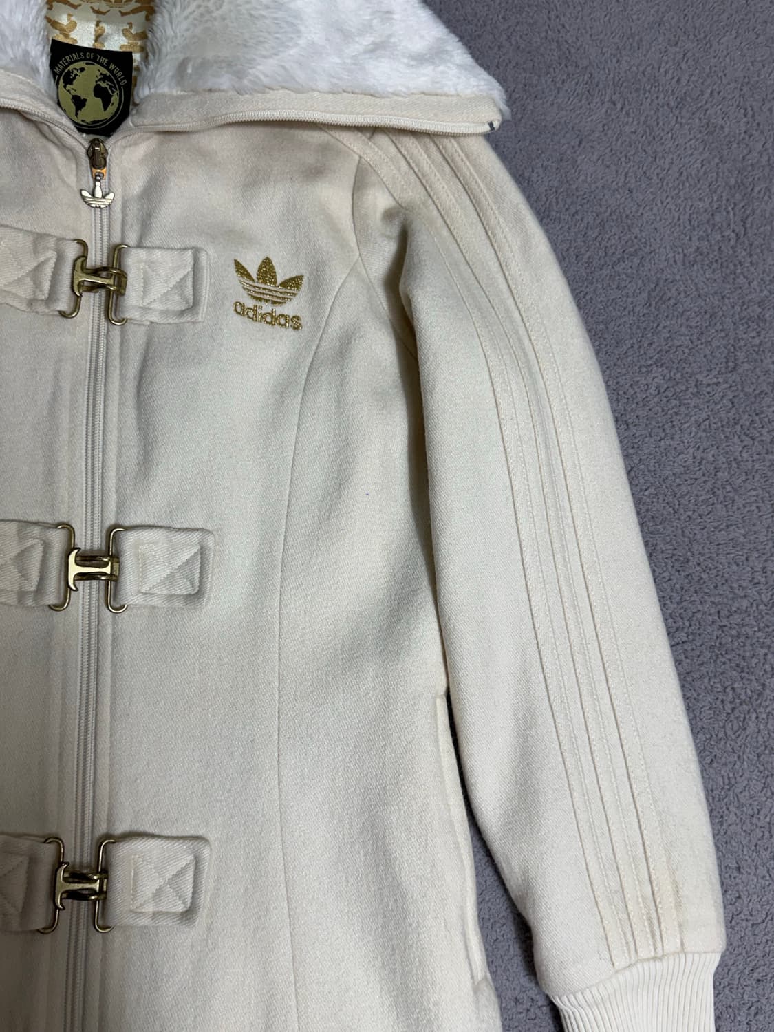 아디다스 Y2K 보아털 금장 버클 원피스 코트자켓 중디다스  상품이미지6