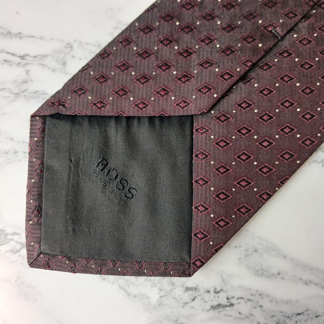휴고보스 실크 와인 패턴 넥타이 9cm A+등급 E870
 상품이미지8