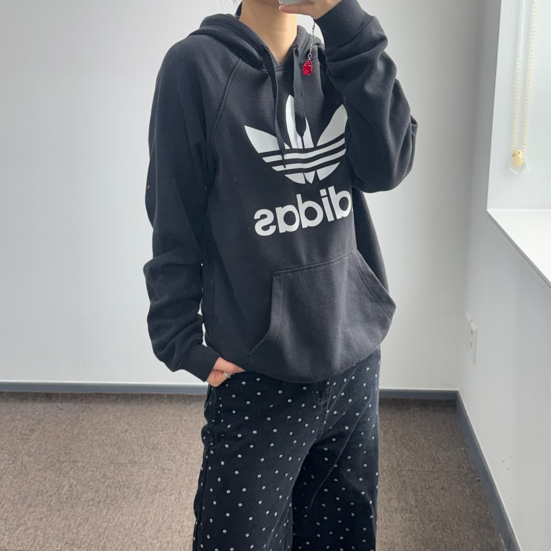 Adidas 아디다스 빅 파이어 로고 블랙 후드티 상품이미지2