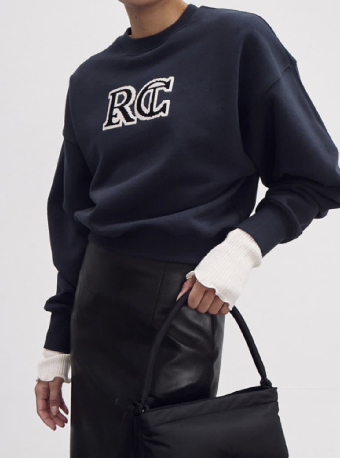 렉토 recto 엠브로이드 클래식 스웻셔츠 네이비 상품이미지2