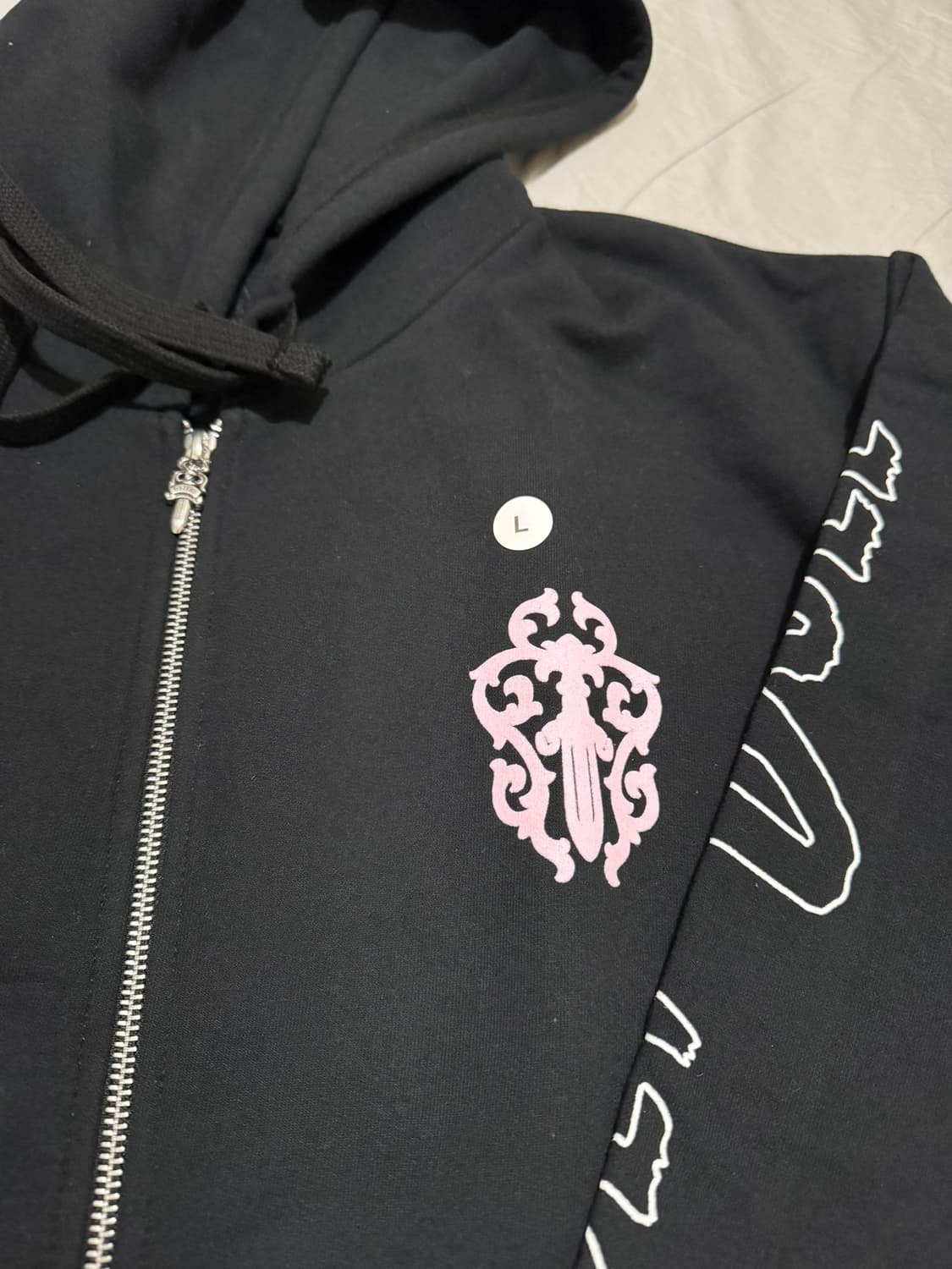 [L] 크롬하츠 홀스슈 바인 대거 데들리돌 집업 후드 블랙 상품이미지5