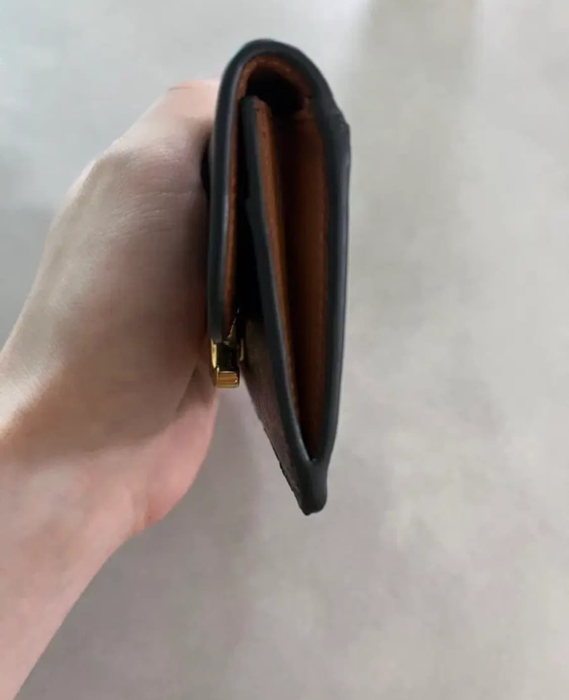 셀린느 트리옹프 플랩 카드지갑 상품이미지7