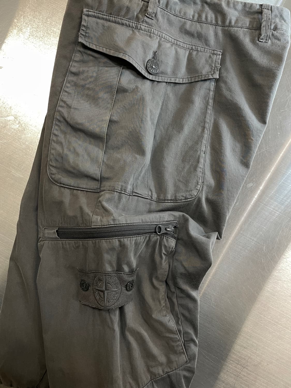 스톤 아일랜드 고스트 피스 컴뱃 카고 팬츠 상품이미지1