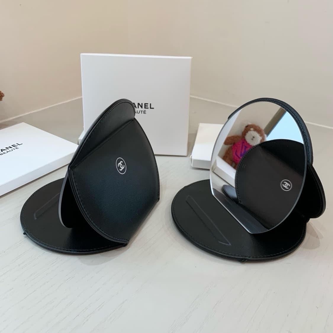 샤넬뷰티 탁상거울 메이크업 거울  상품이미지1