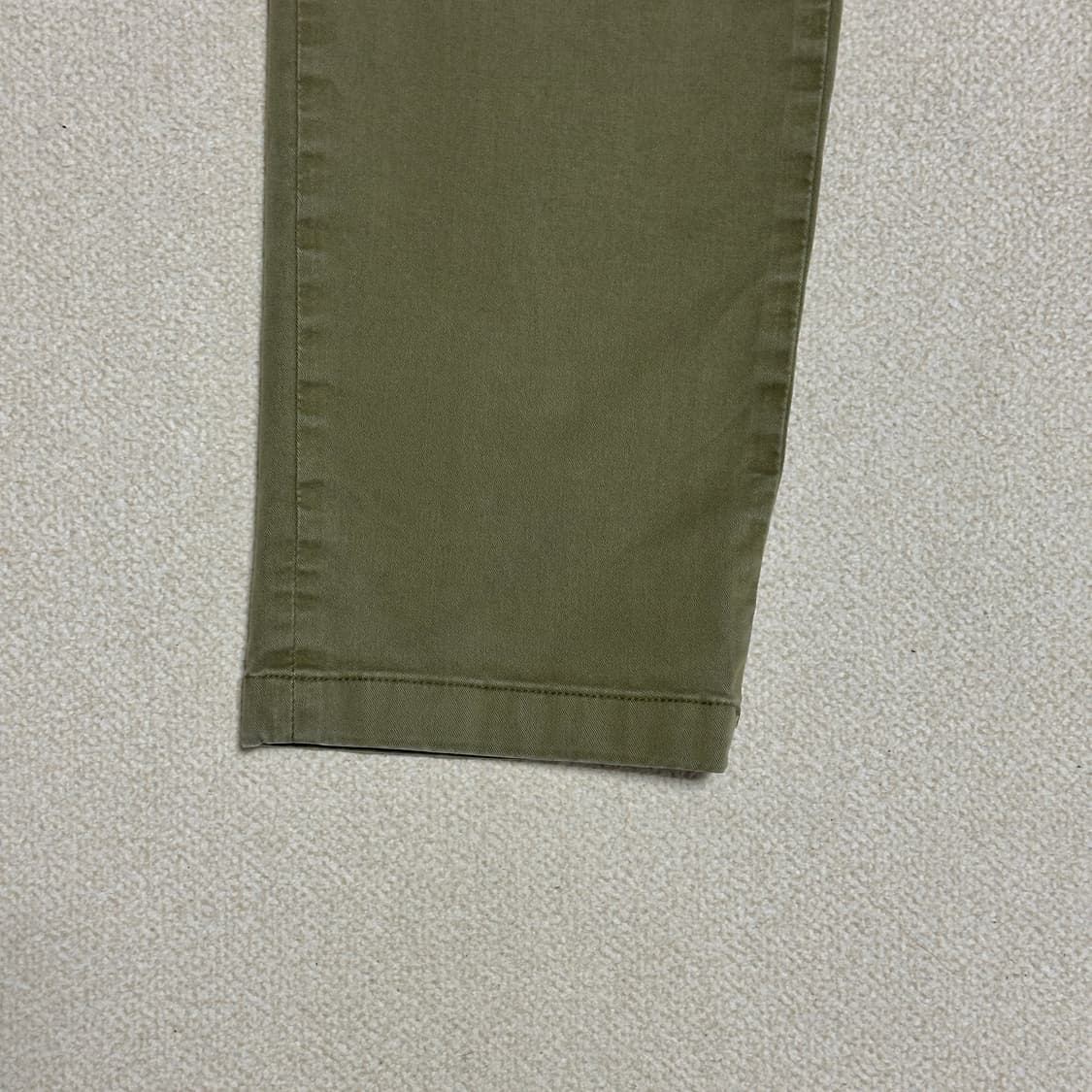 라코스테 테이퍼드 핏 치노 팬츠 상품이미지5