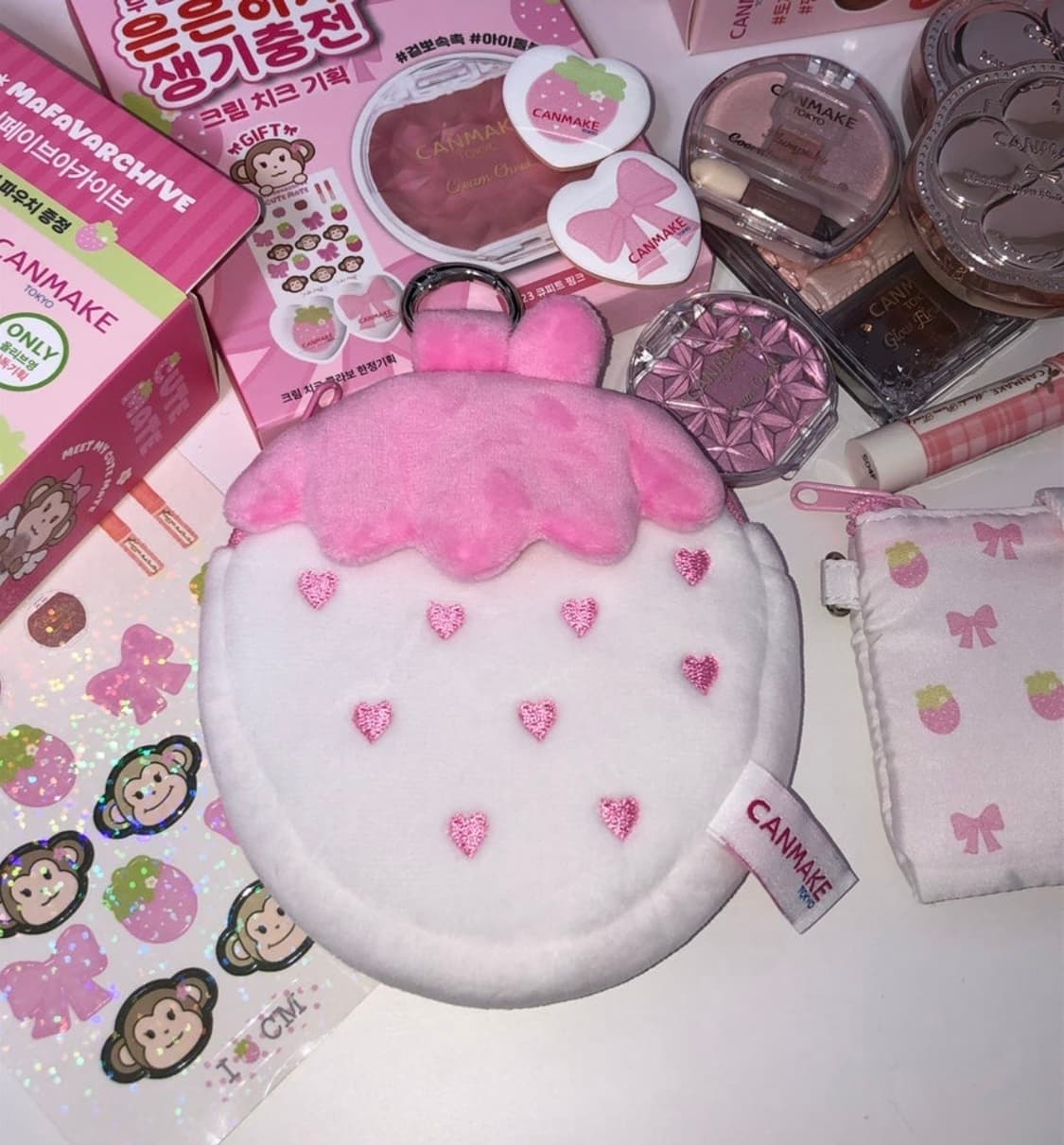 캔메이크 딸기 파우치🍓 상품이미지1