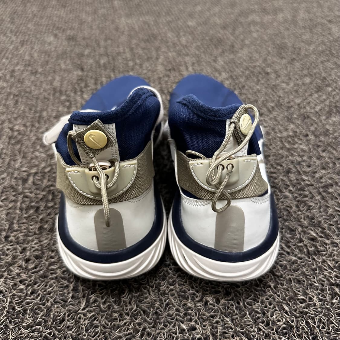 NIKE 나이키 커뮤터 고프코어 운동화 250 상품이미지5