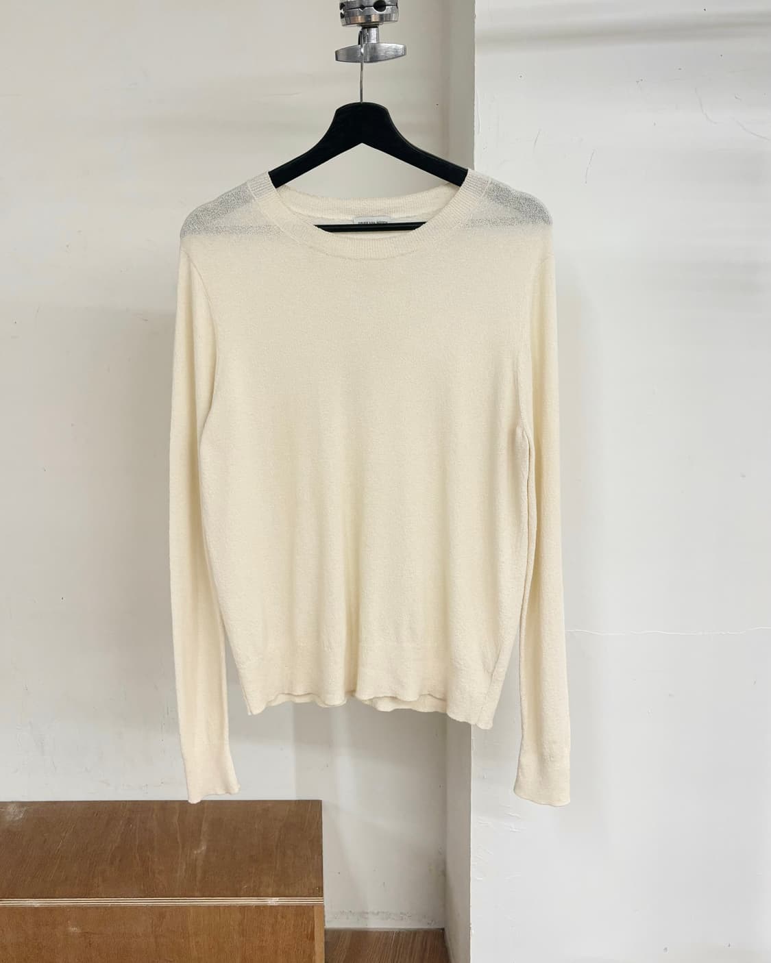 드리스 반 노튼 아이보리 라운드넥 니트  상품이미지1