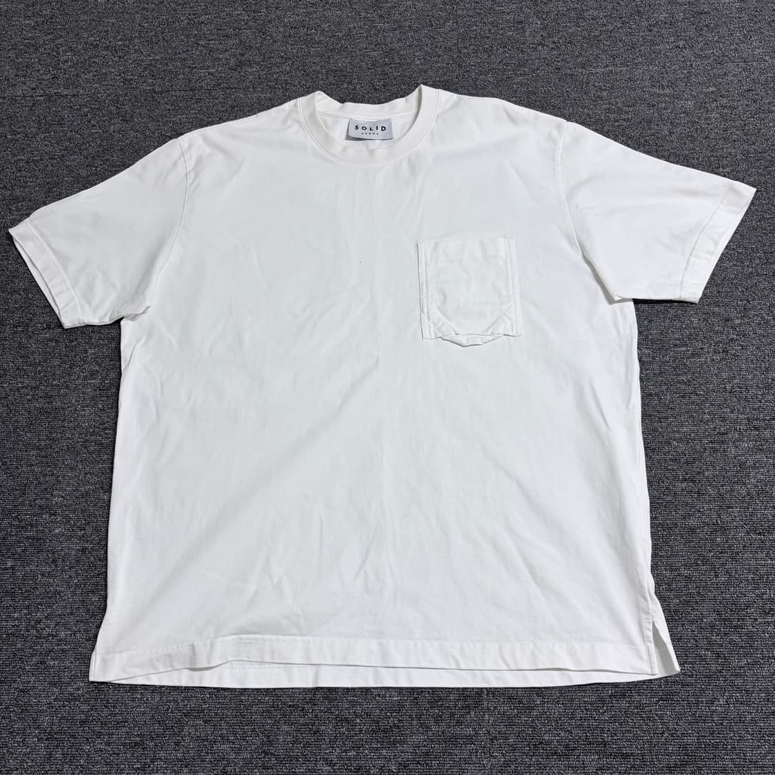 솔리드옴므 화이트 포켓 반팔티 상품이미지1