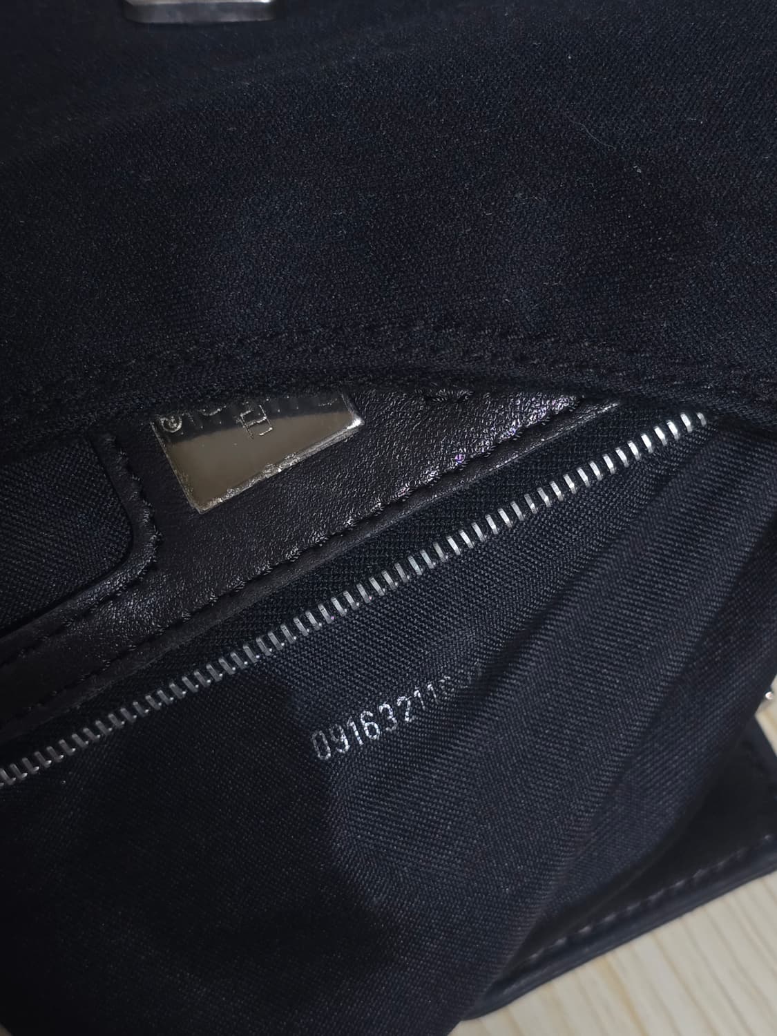 Fendi 펜디 네오프랜 호보백 블랙 상품이미지9