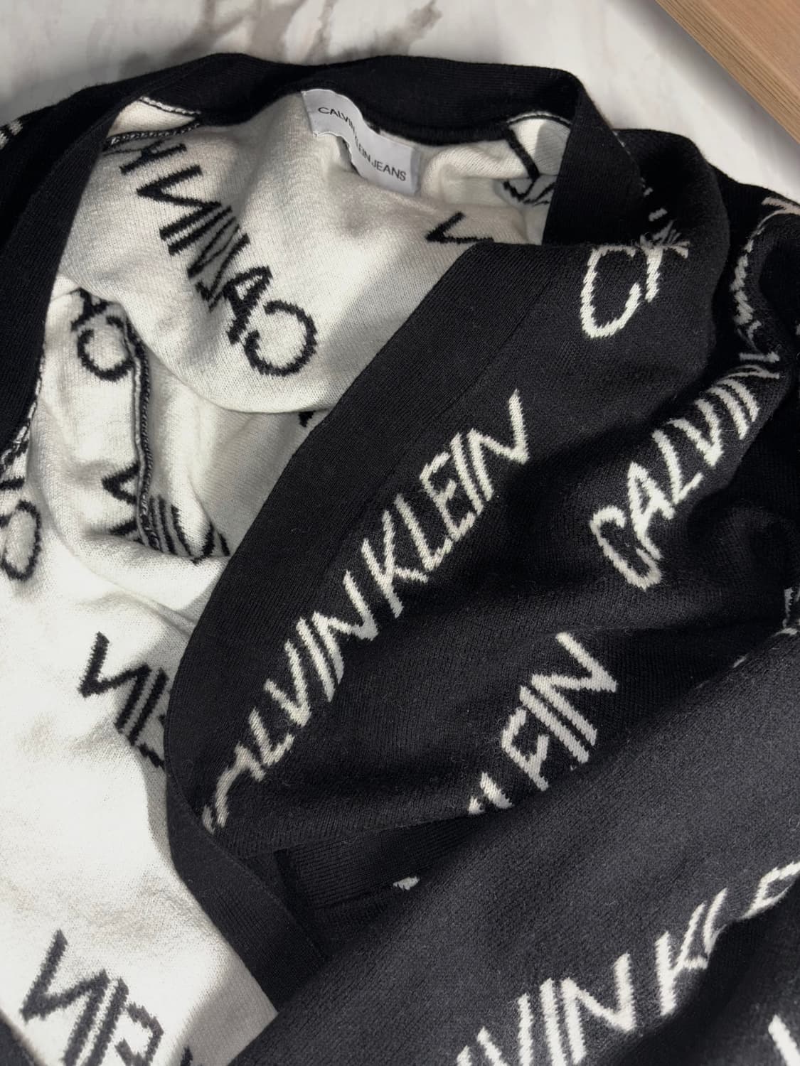 캘빈클라인 진 블랙 로고 가디건 상품이미지1