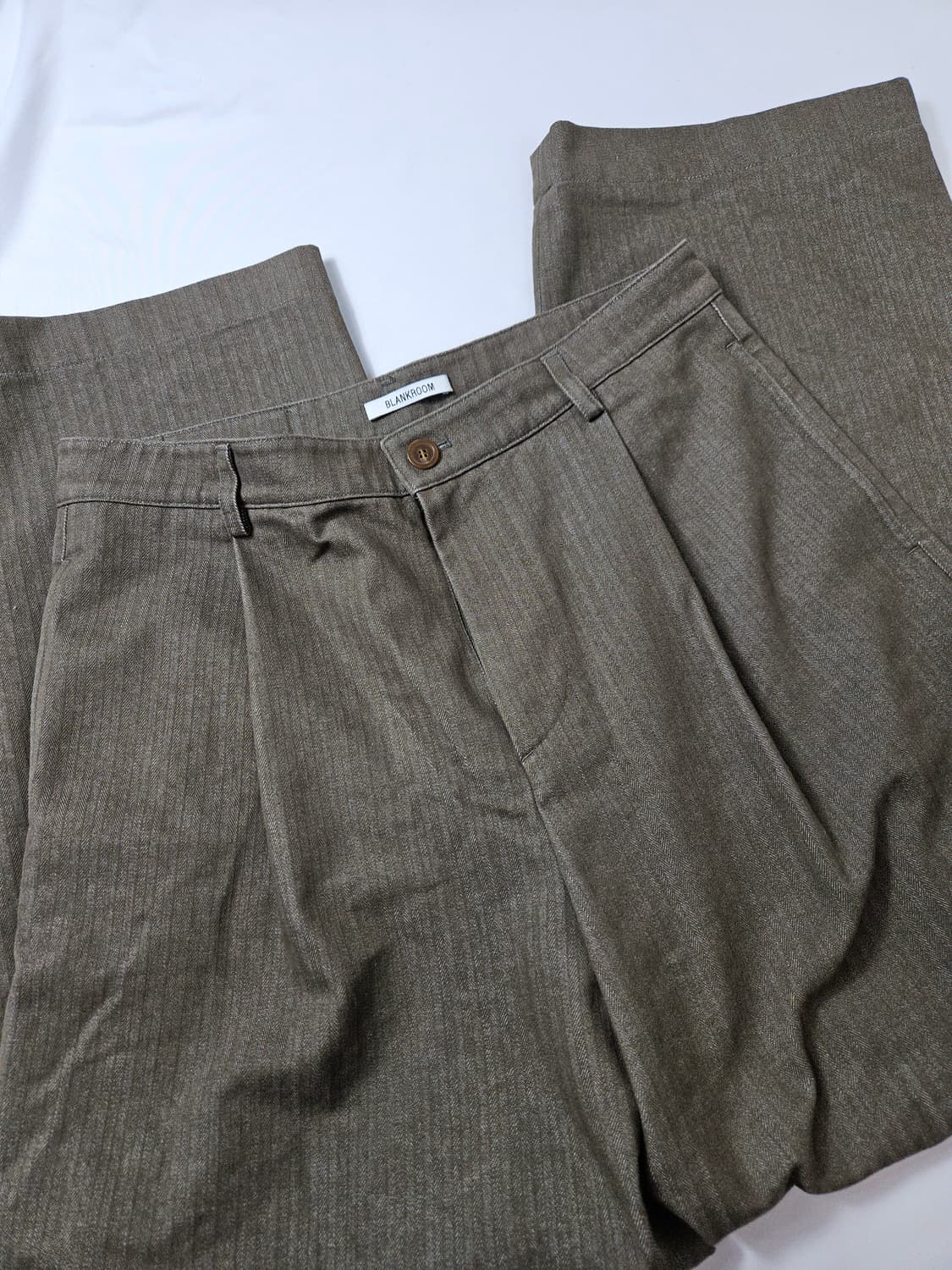 블랭크룸 패치 데님팬츠 원턱 와이드 클래식 2사이즈 (거의 새상품) 상품이미지4