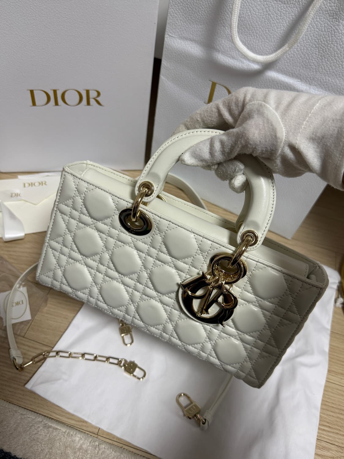 여왕공장 디올 디조이백 미디움 라떼컬러 새상품 상품이미지1