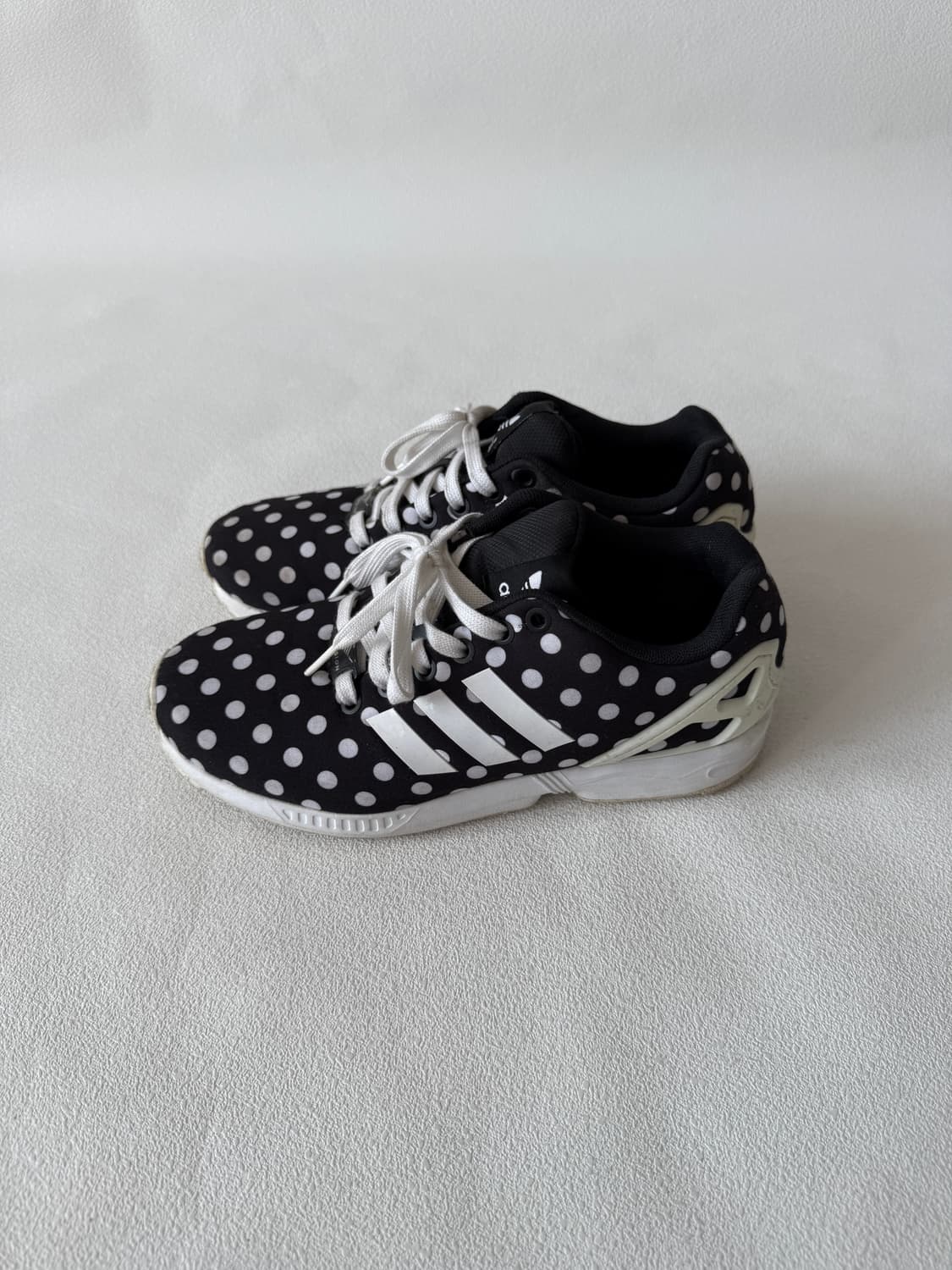 [235]아디다스(adidas) 도트 스니커즈 상품이미지4