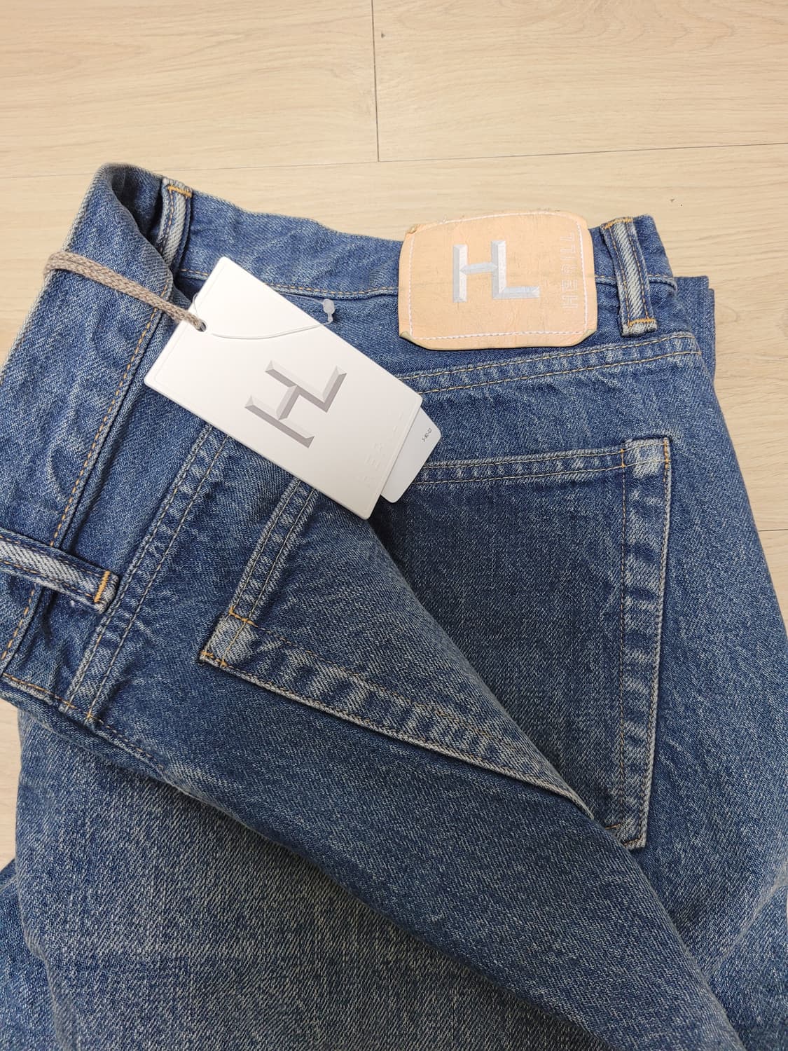 헤릴 레귤러 핏 데님 빈티지 worn 25ss 3사이즈 상품이미지5