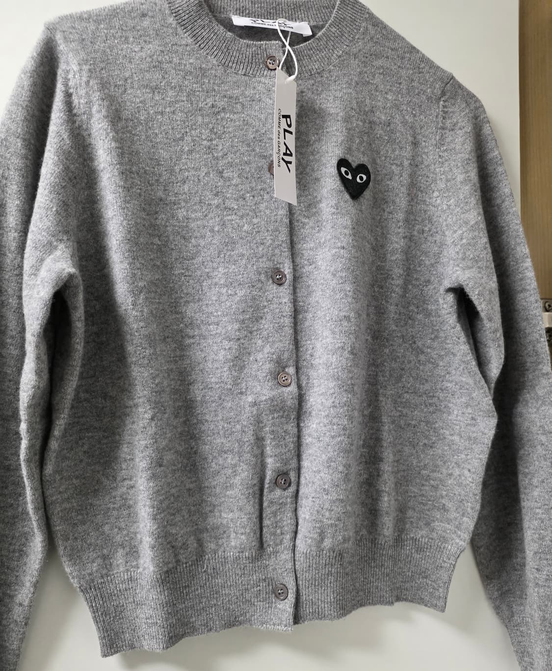 꼼데가르송 플레이 회색 가디건 블랙와펜 상품이미지2