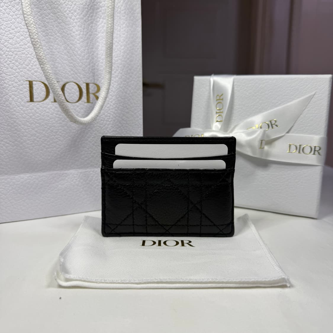 디올 카로 서플 까나쥬 카프스킨 블랙 카드 홀더 지갑 상품이미지4