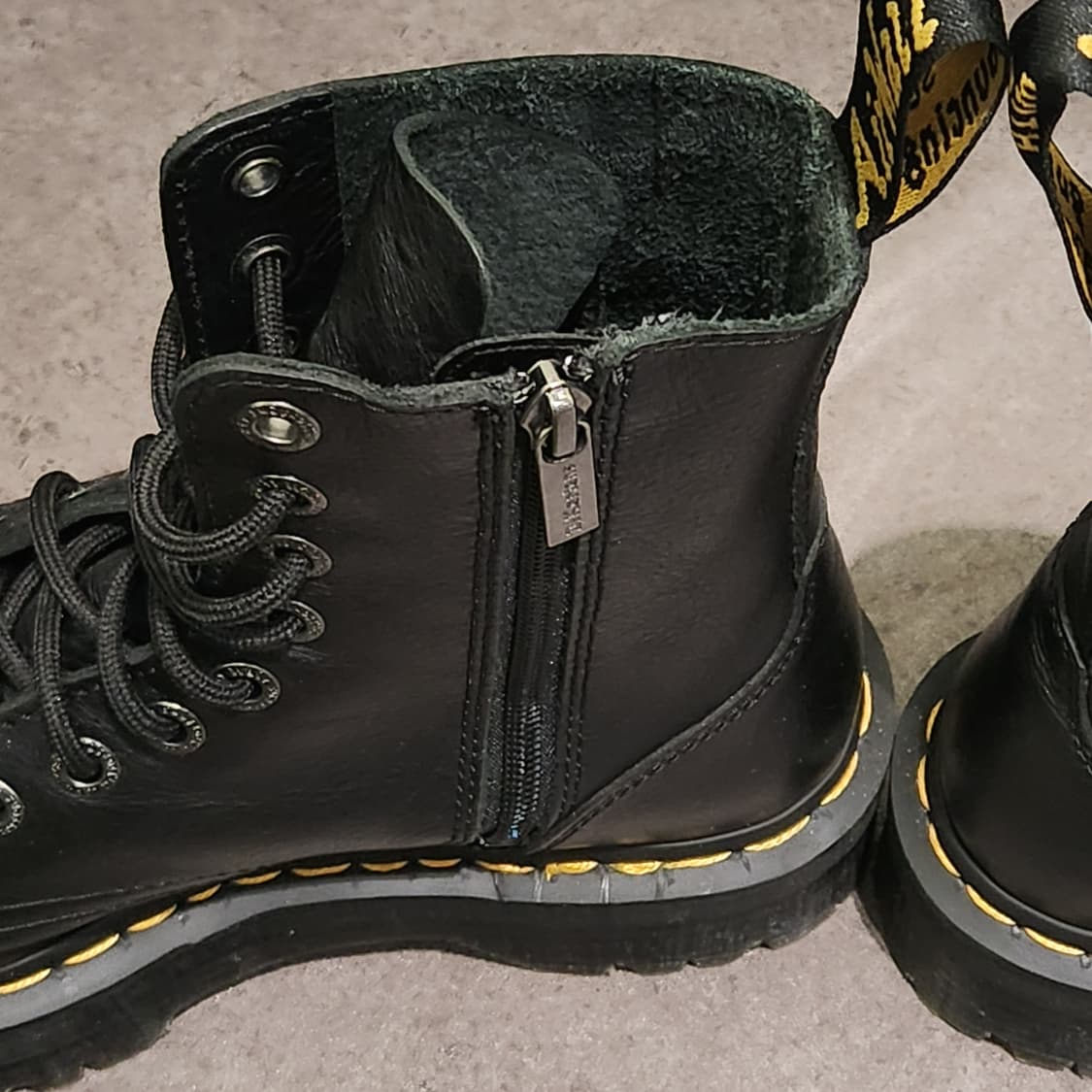 Dr. Martens 제이든lll 8홀 블랙 부츠 상품이미지4
