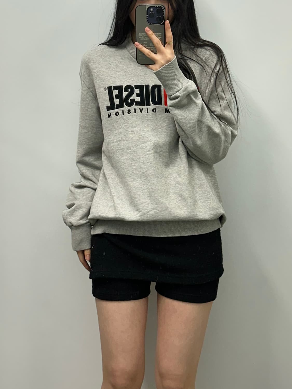 디젤 자수 빅로고 그레이 맨투맨 상품이미지1