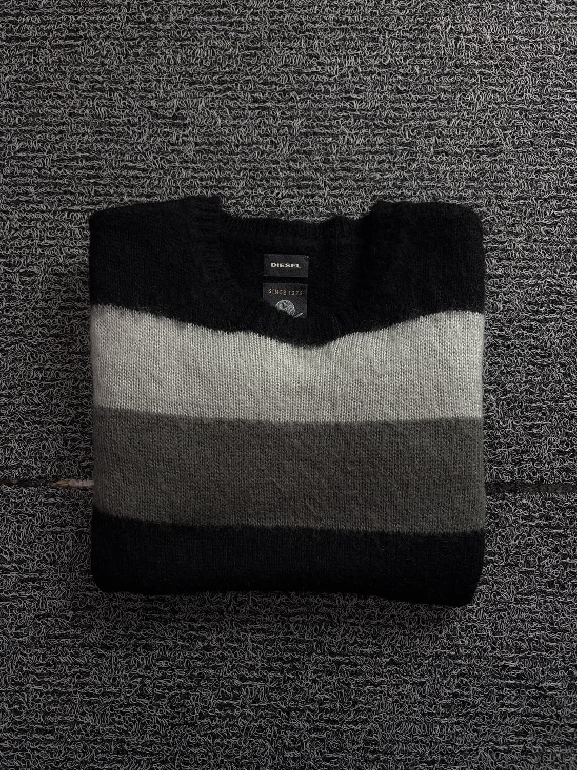 디젤 패치로고 단가라 디테일 모헤어 스웨터 1558 상품이미지1