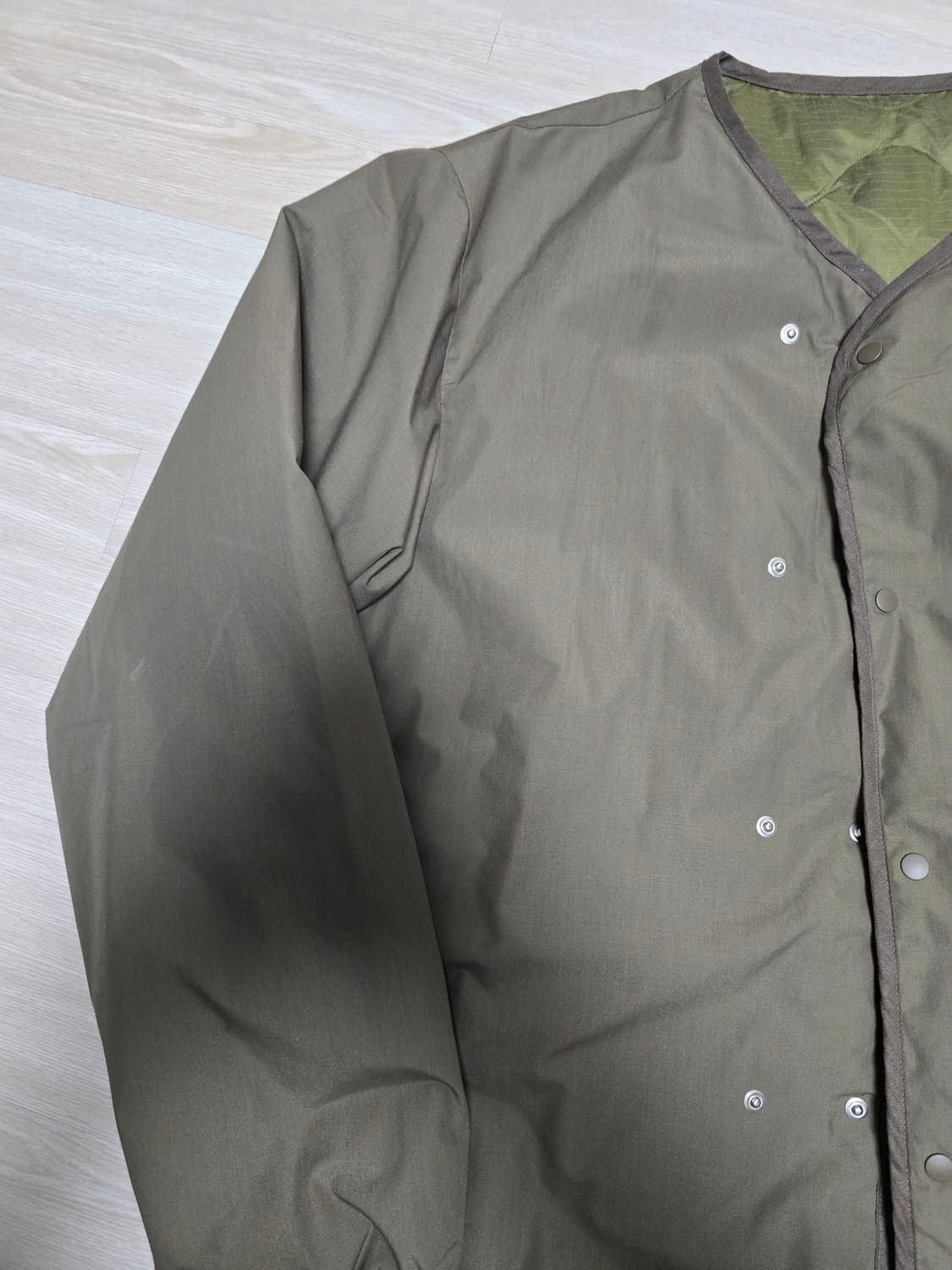 나나미카 리버시블 다운 카키베이지
- xl 사이즈 상품이미지2