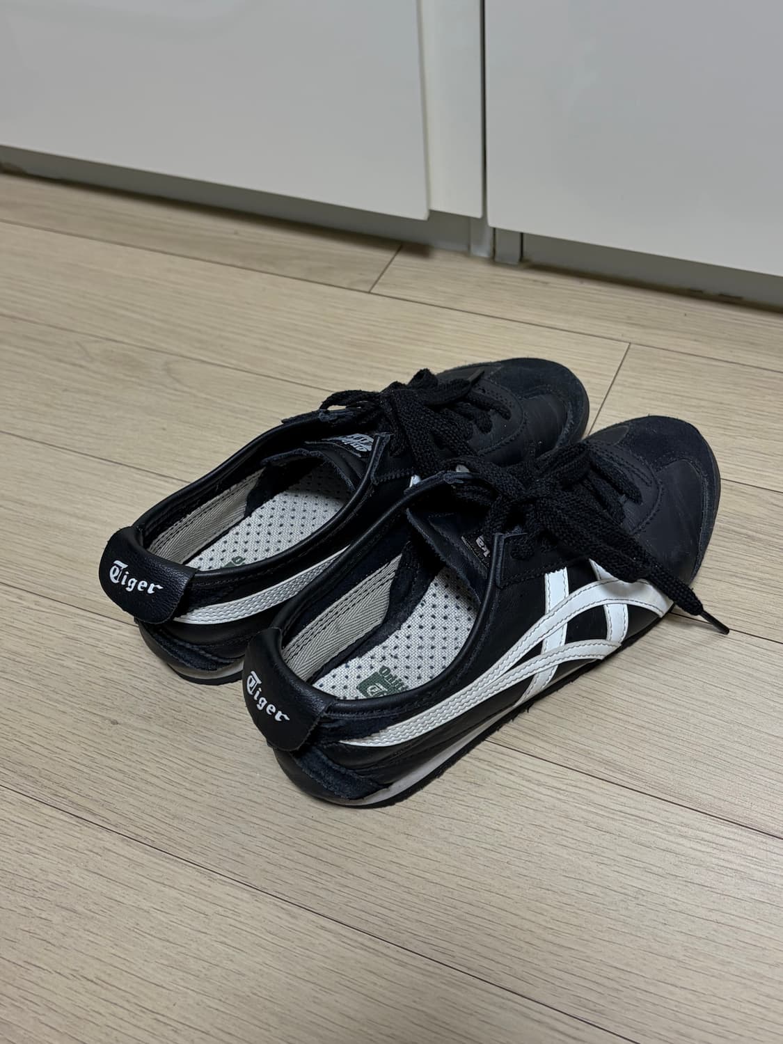 오니츠카타이거 멕시코 66 블랙 화이트 230 상품이미지4