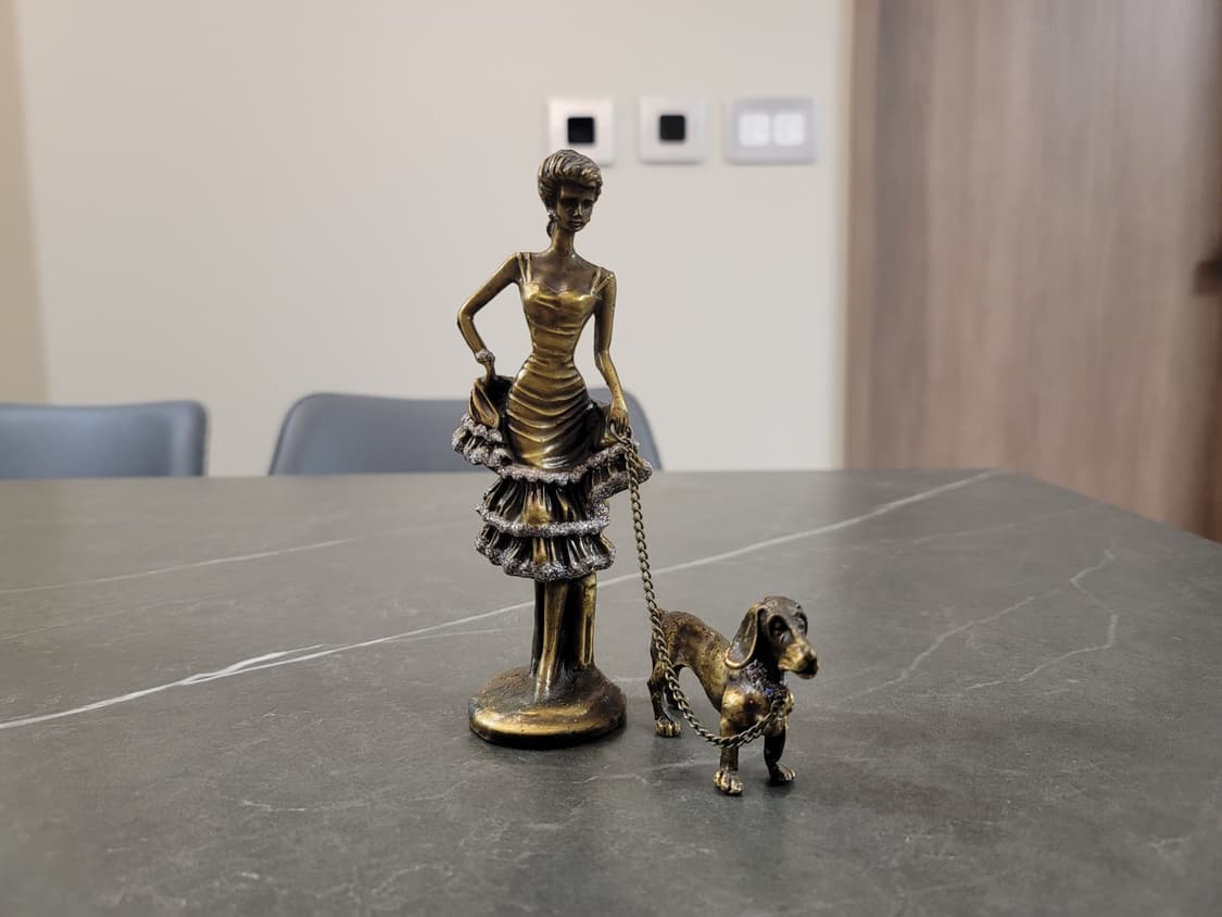 강아지랑 산책하는 여인 동브론즈 상품이미지1