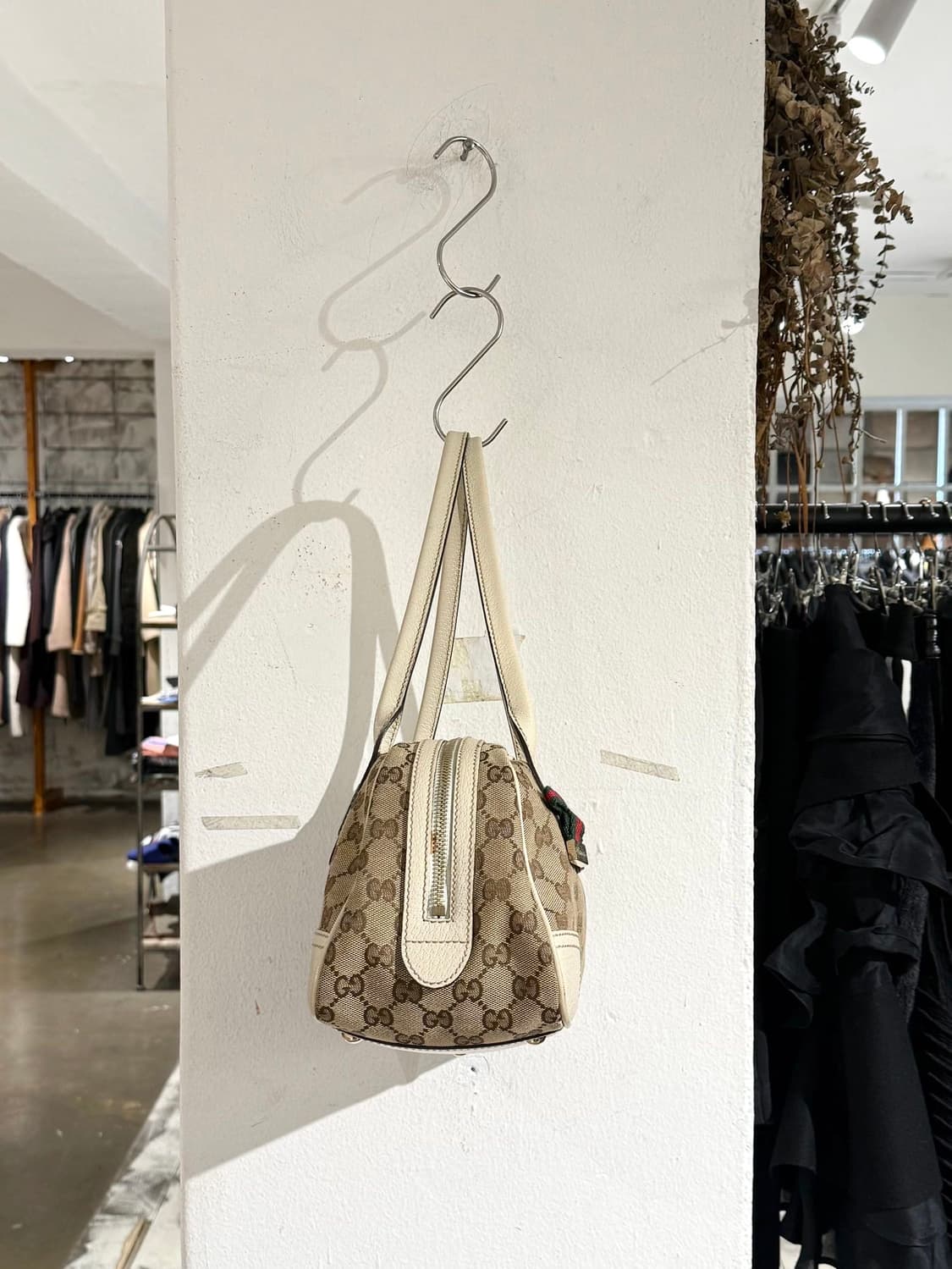 구찌 GG 캔버스 프린시 리본 바게트백 상품이미지4