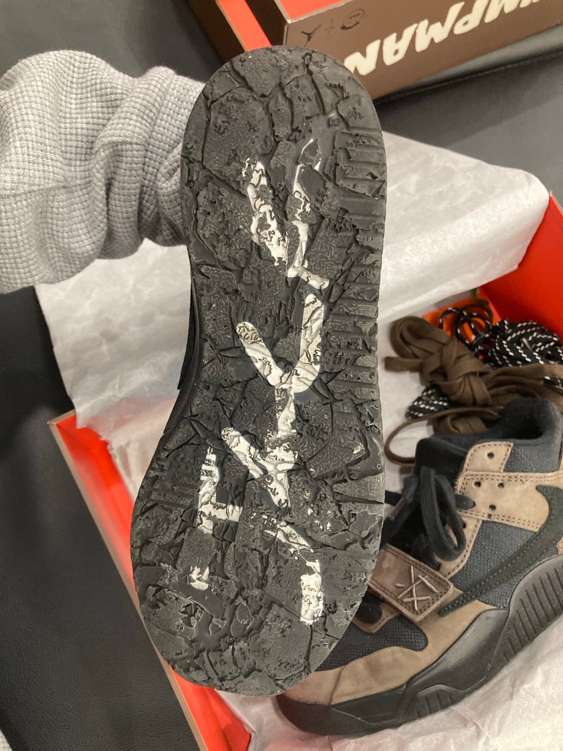 조던 트래비스 스캇 점프맨 잭 TR 블랙 앤 다크 모카 240 상품이미지2