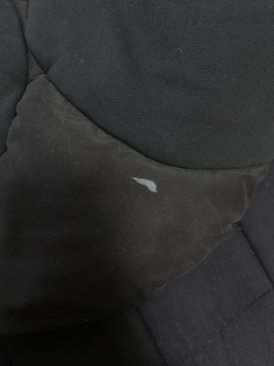 더뮤지엄비지터 패디드 토드백 쿠션백 패딩백 상품이미지6