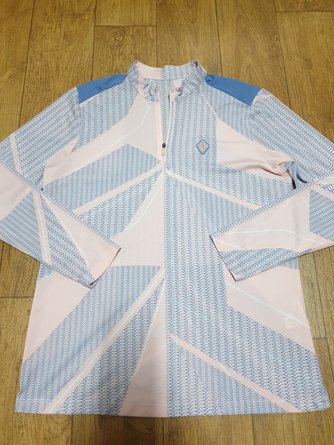 1021 코오롱 아웃도어 반집업 100 사이즈입니다 상품이미지2