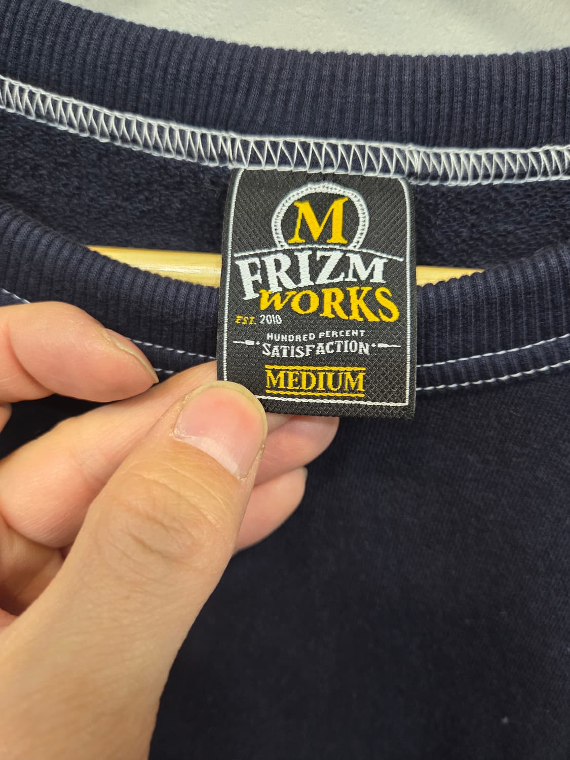 프리즘웍스 자수 스티치 맨투맨 m 상품이미지3