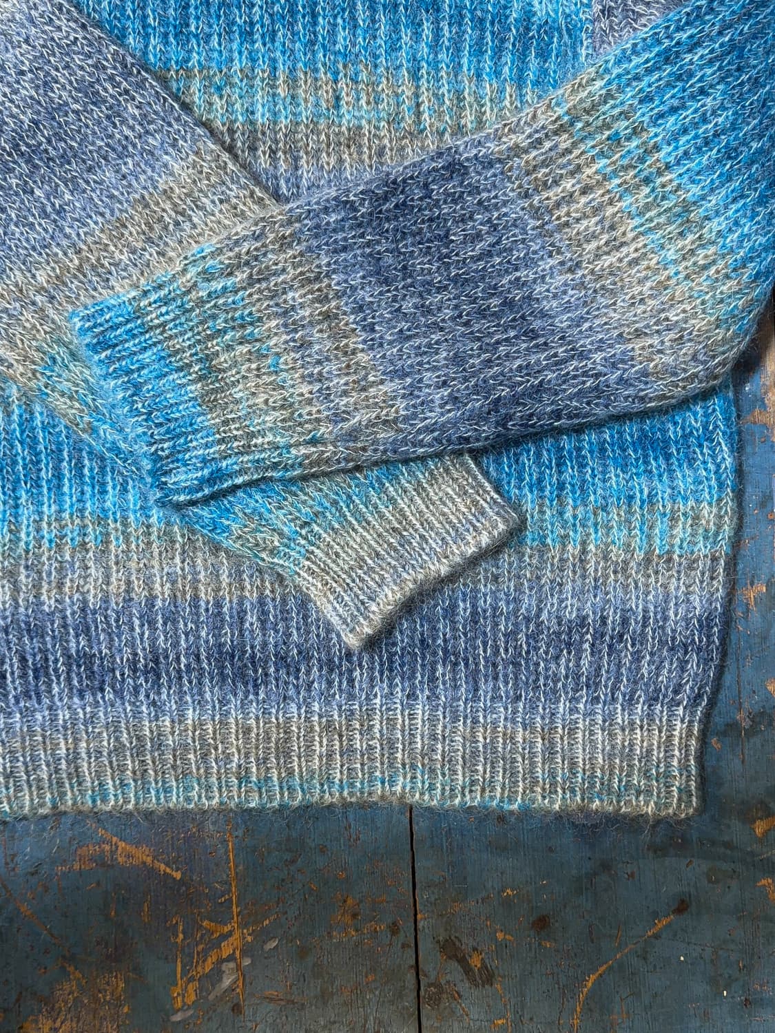 솔리드옴므 23FW 스트라이프 니트 상품이미지5