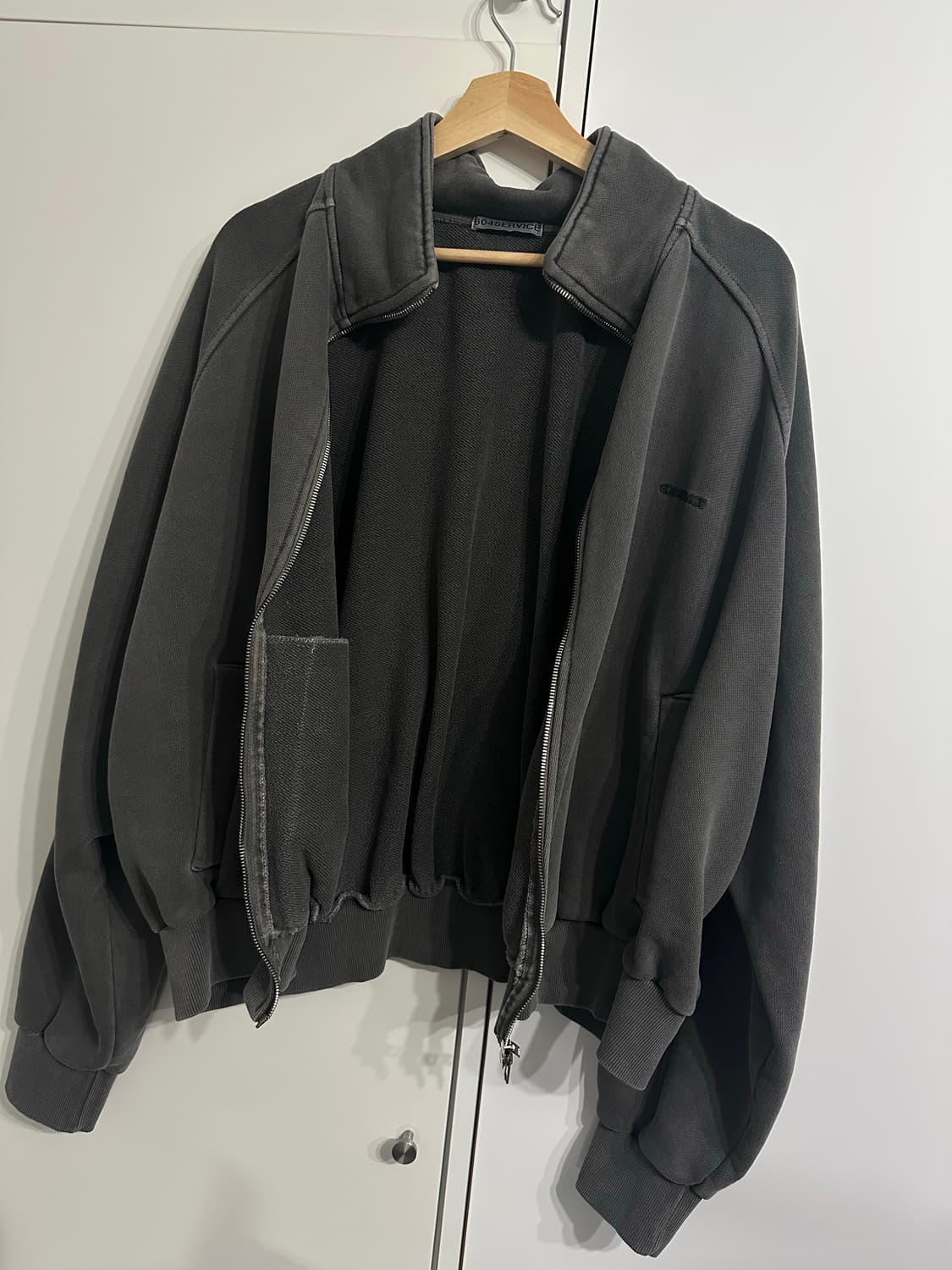 BEADED TRACK JACKET IN PIGMENT grey 상품이미지5