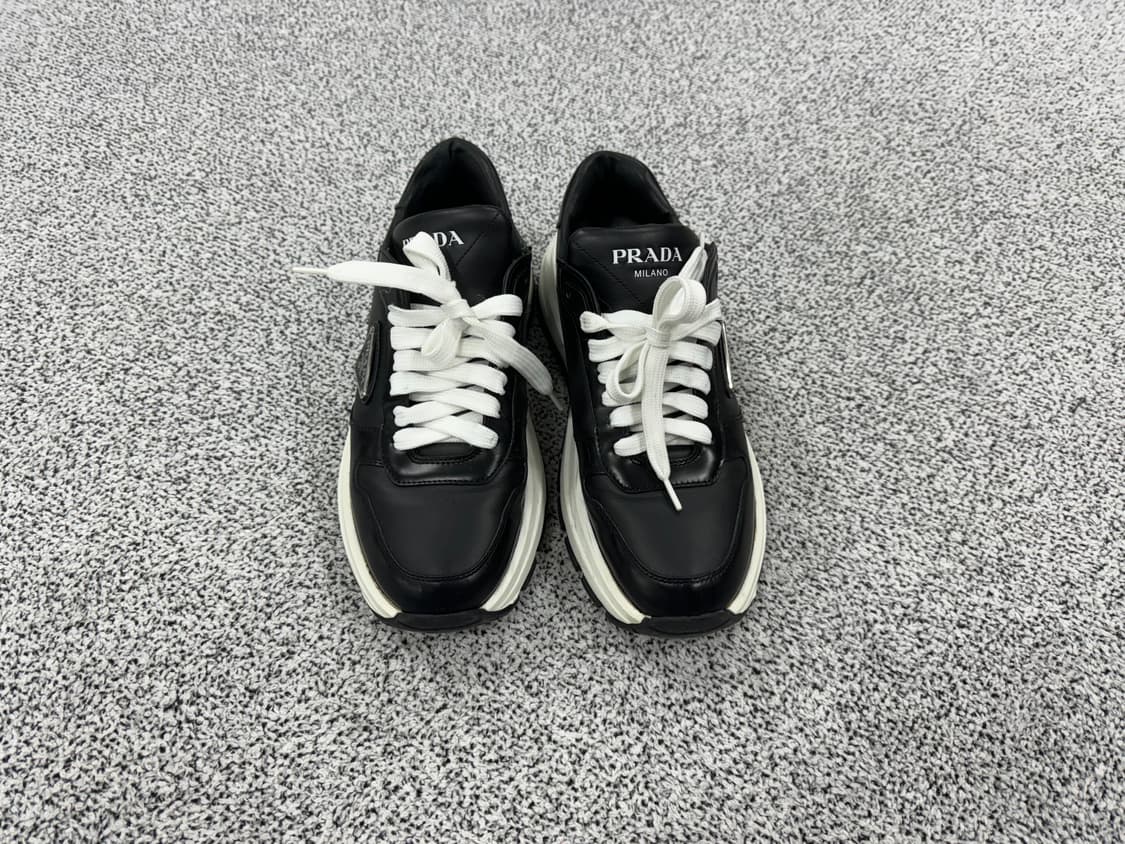[새상품급] 프라다 프락스 삼각로고 레더 스니커즈 상품이미지2
