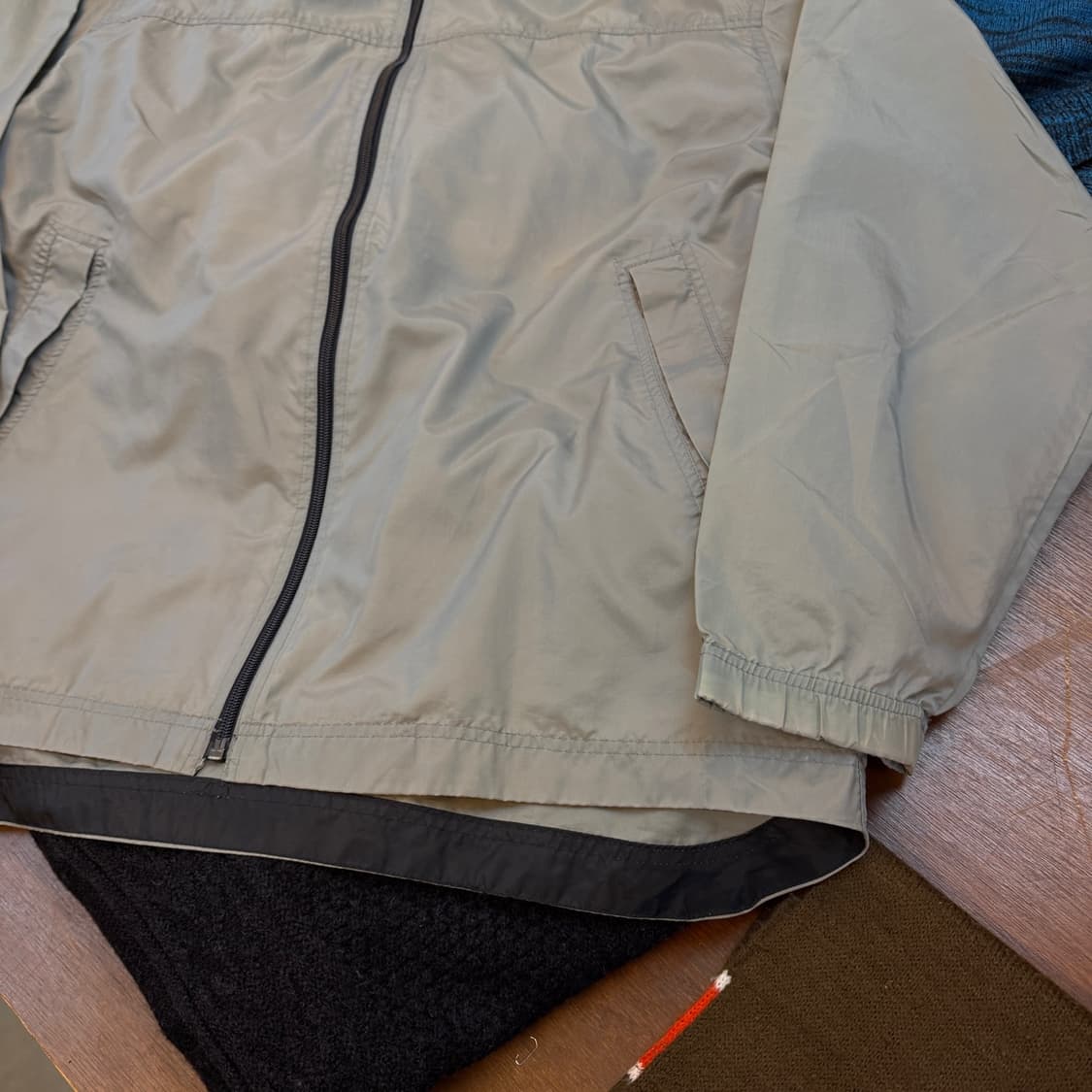 갭 라이트 나일론 윈드 브레이커 상품이미지3