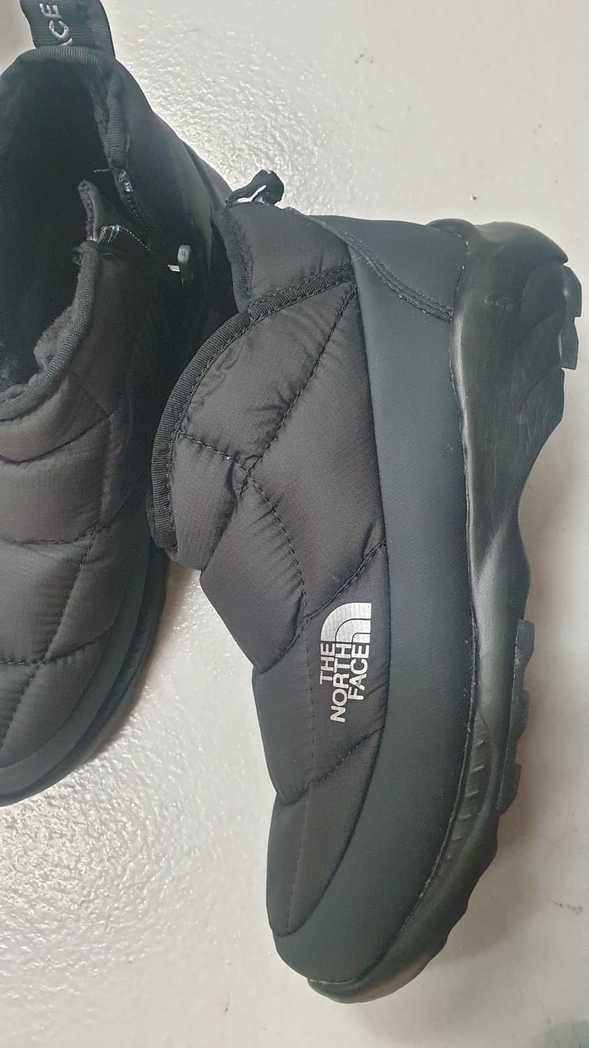 노스페이스 패딩부츠 로체 250 블랙 새상품 상품이미지2