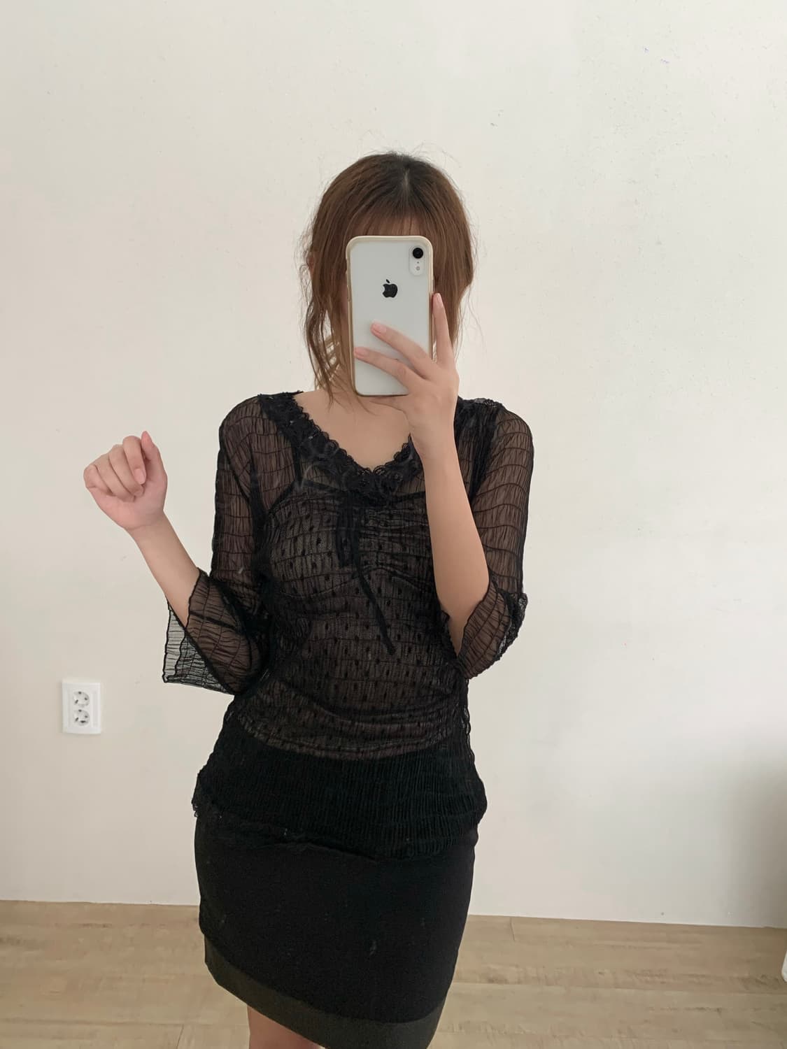 오네갸루 큐빅 시스루 블랙 브이넥 레이스티 상품이미지2