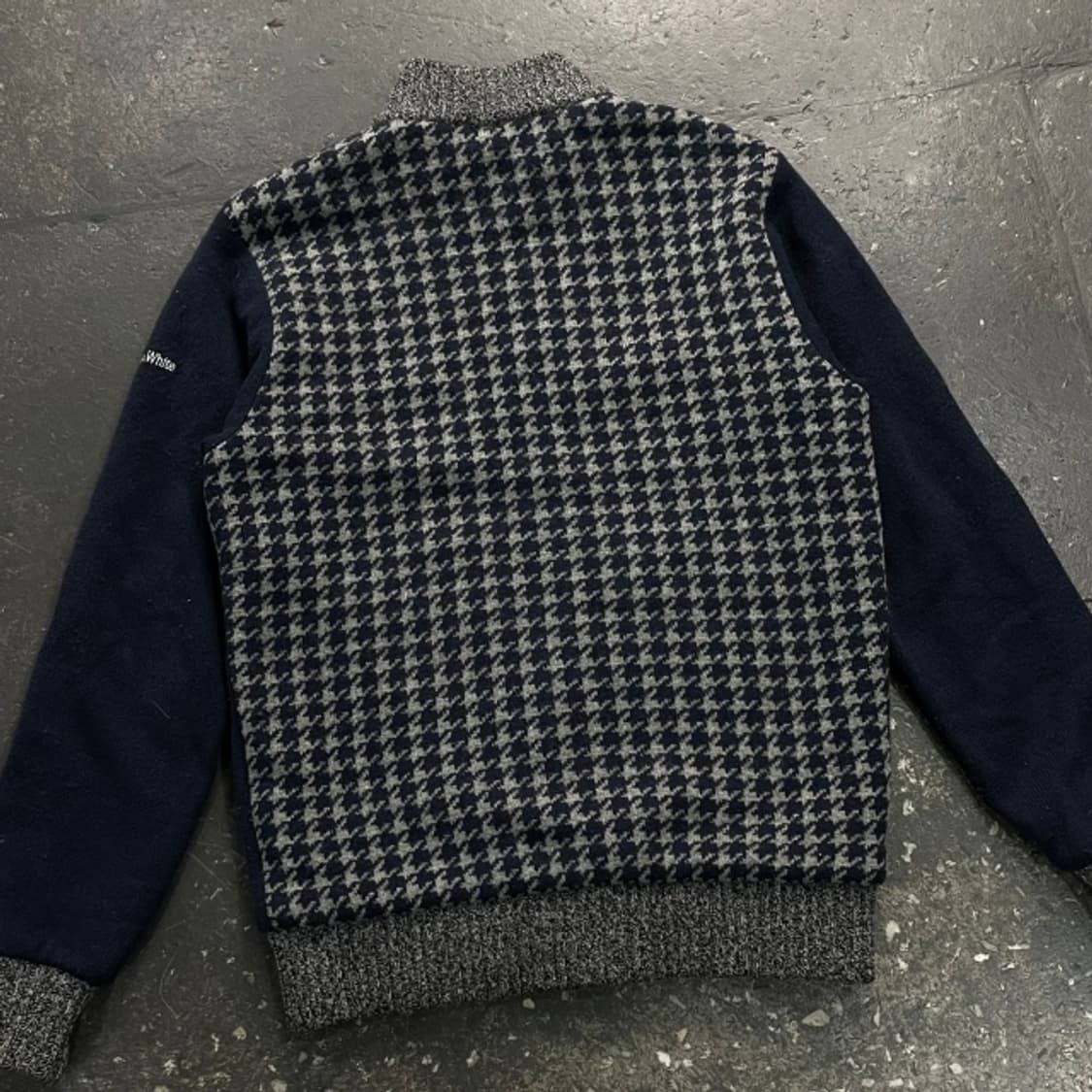 100 블랙앤화이트 방풍 니트집업 상품이미지5