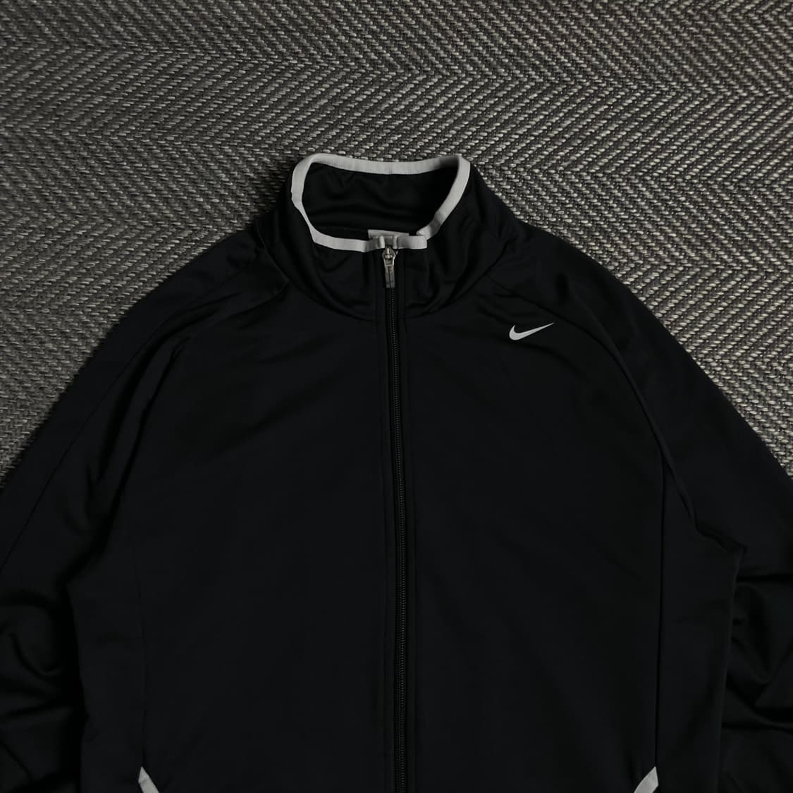 나이키 드라이핏 스우시로고 블랙 올드스쿨 트레이닝 자켓o 4801 상품이미지4