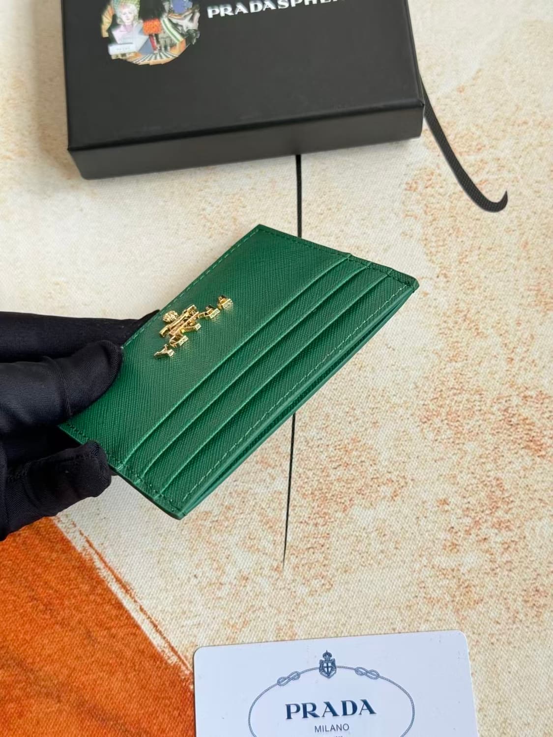 프라다 사피아노 레더 트라이앵글 로고 카드 지갑
 상품이미지3