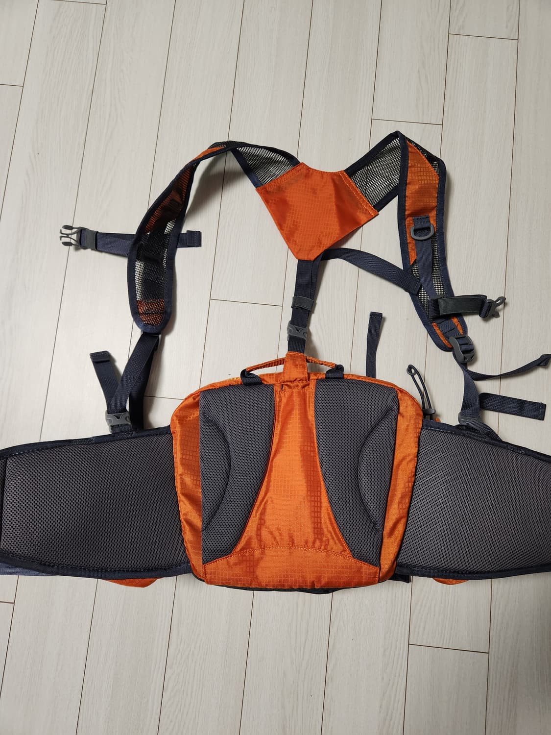 새상품급)k2 등산배낭 힙색

오염 하자 없이 깨끗해요^^

세탁해뒀어요 상품이미지6