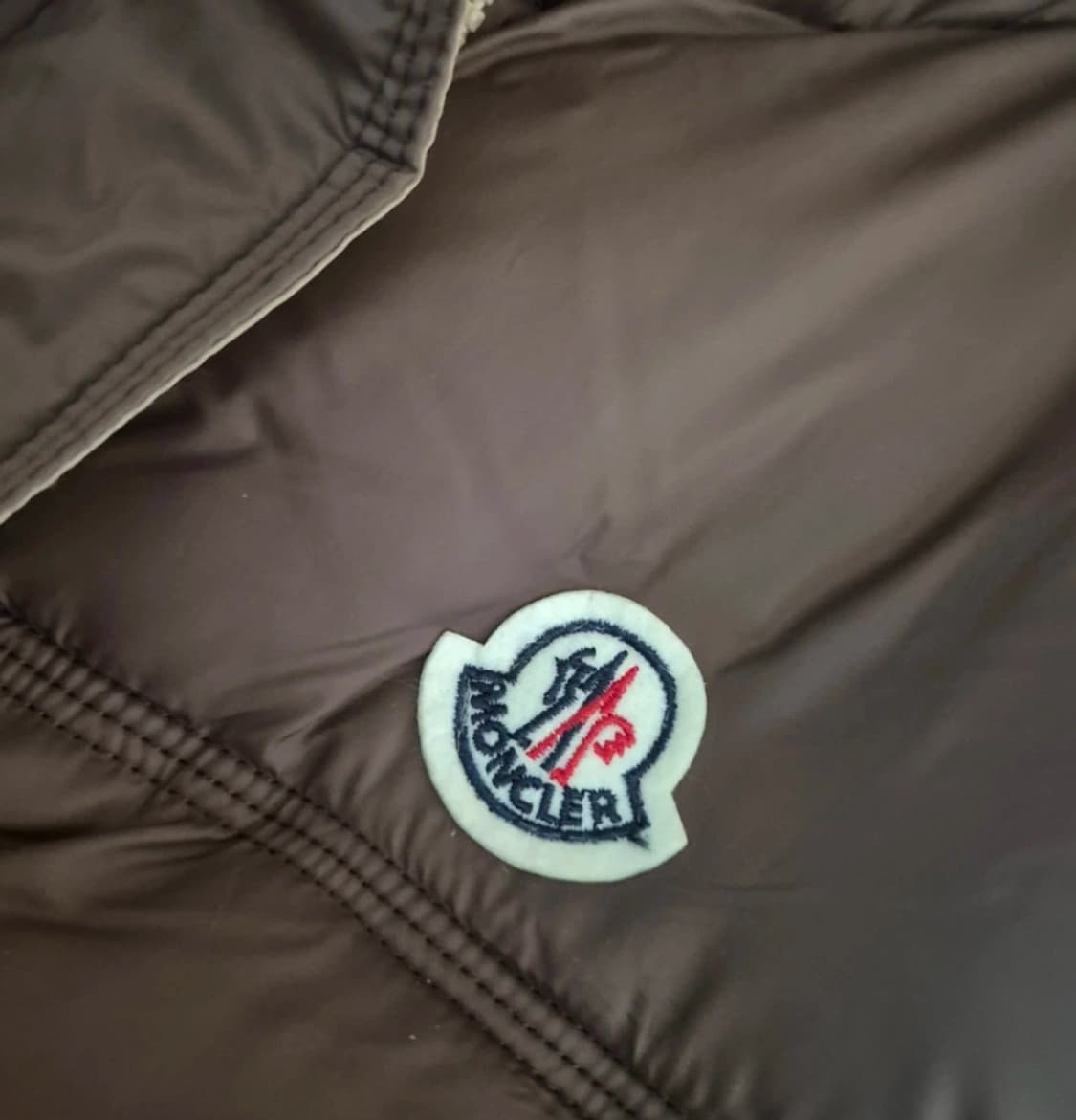 몽클레어 남녀 공용 패딩 조끼 팝니다 상품이미지3